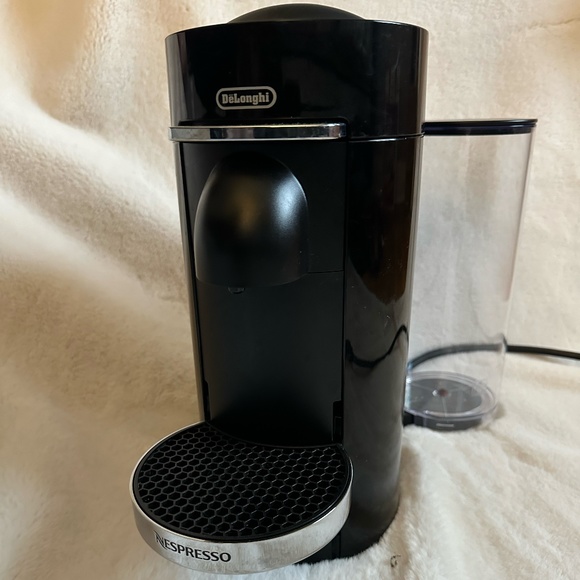 Nespresso Black Vertuoplus Deluxe Machine - Picture 1 of 1